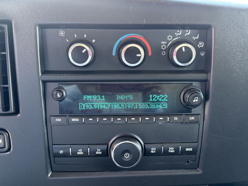 2022 GMC Savana Image 17