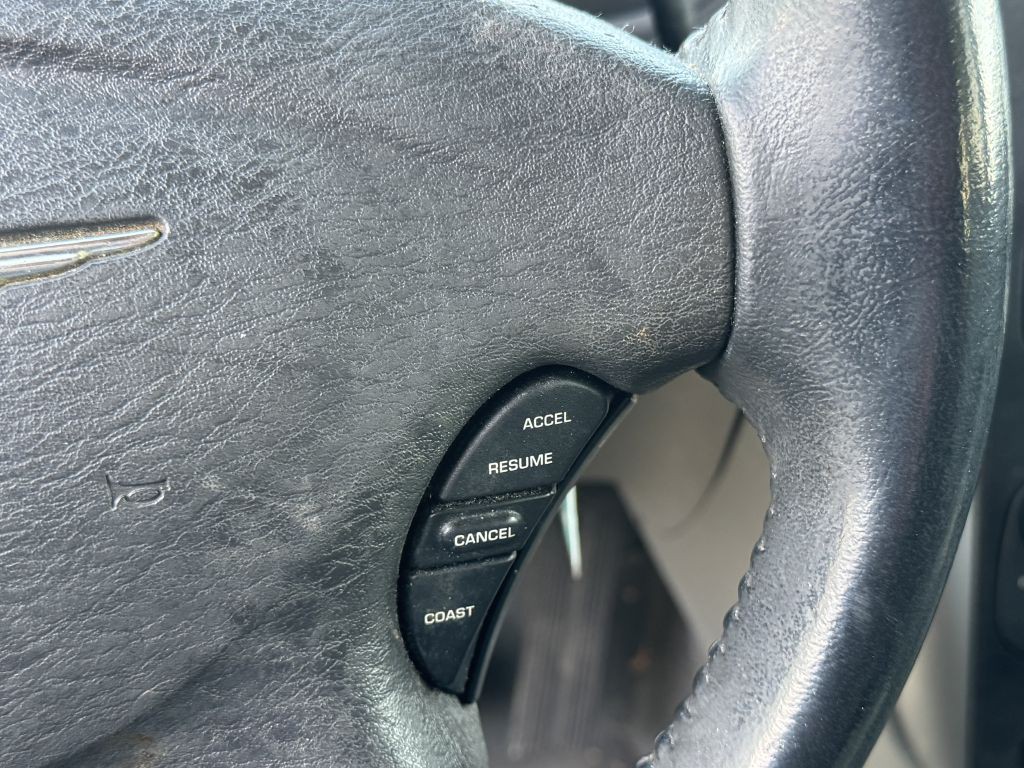 2005 Chrysler Town & Country Image 19