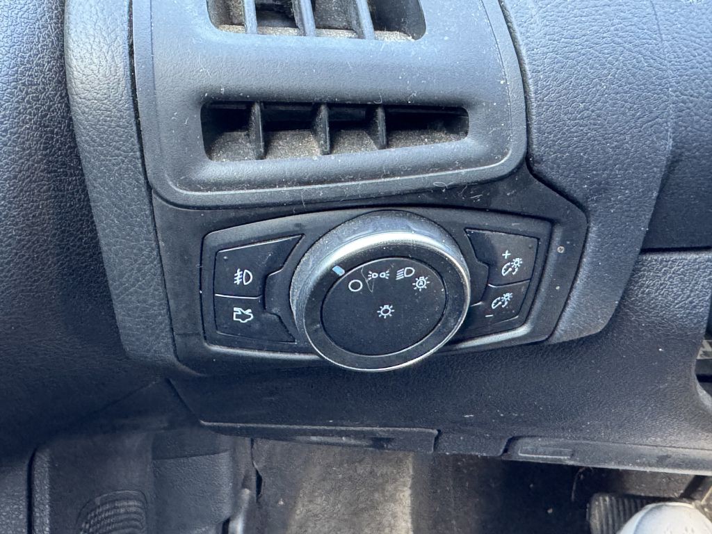 2015 Ford Focus Image 12