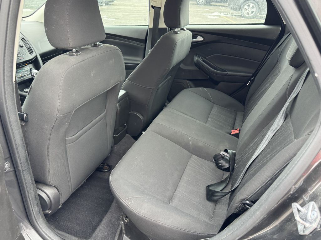 2016 Ford Focus Image 5