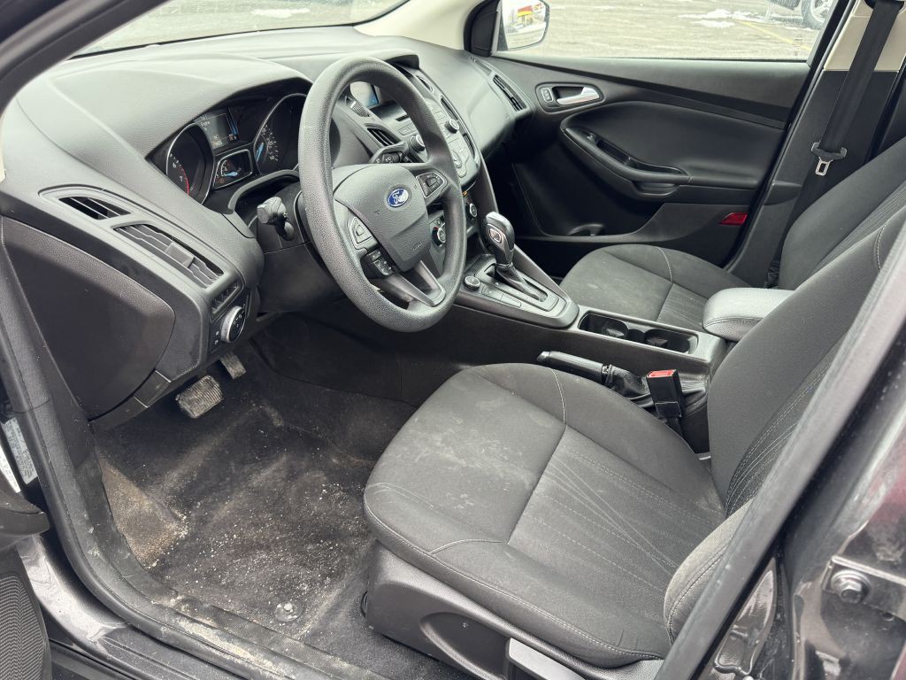 2016 Ford Focus Image 8