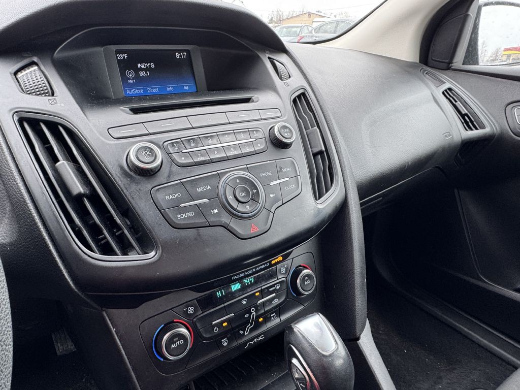 2016 Ford Focus Image 10