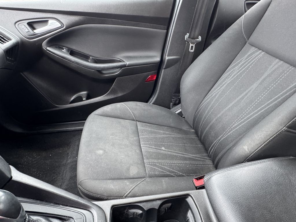 2016 Ford Focus Image 11