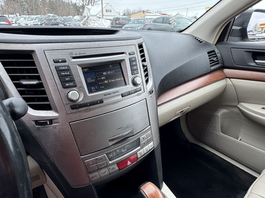 2014 Subaru Outback Image 11
