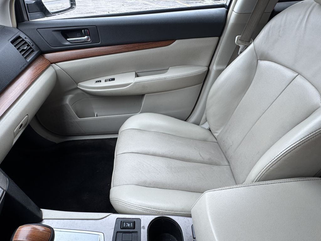 2014 Subaru Outback Image 12