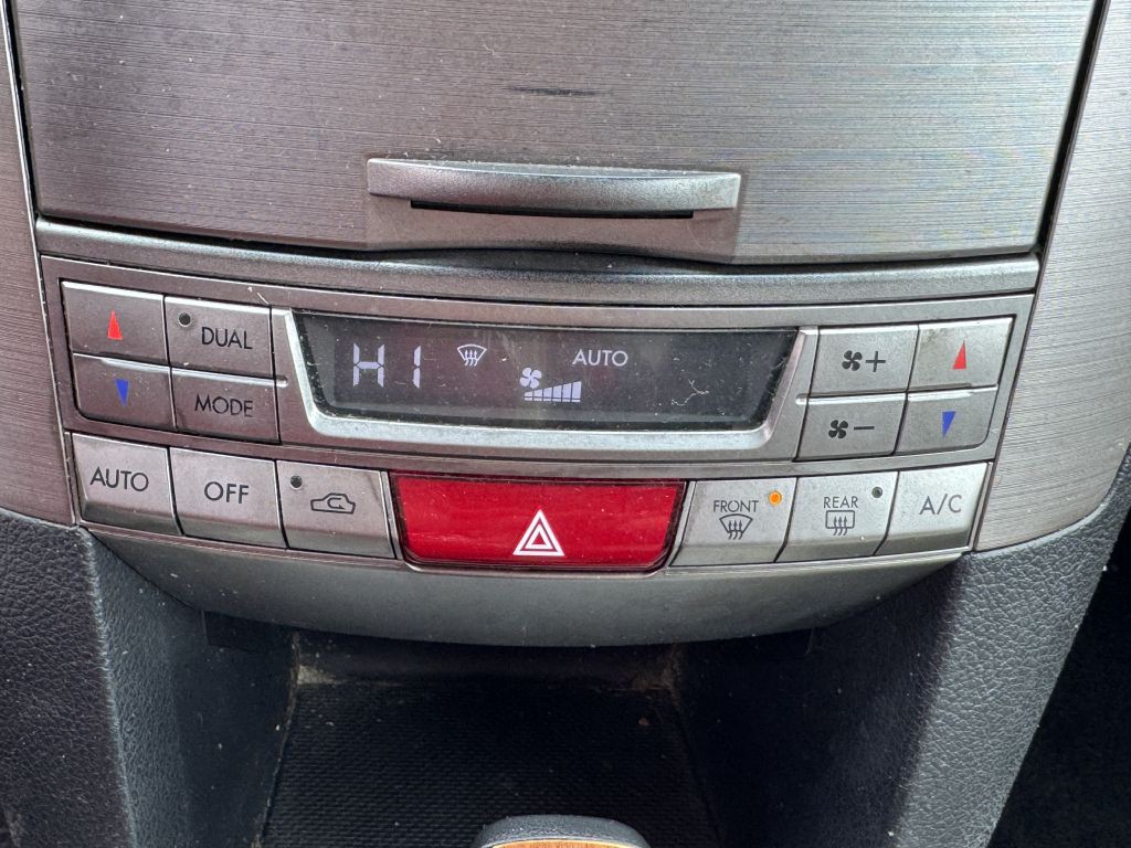 2014 Subaru Outback Image 18