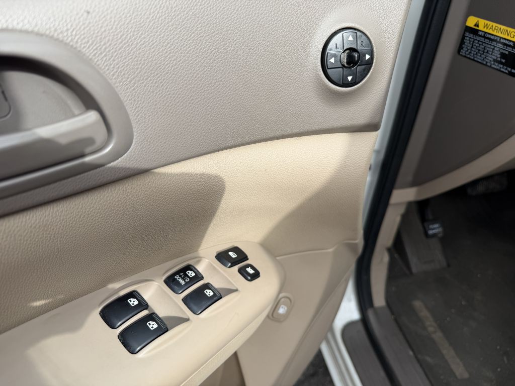 2014 Kia Sedona Image 9