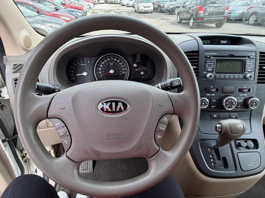 2014 Kia Sedona Image 11