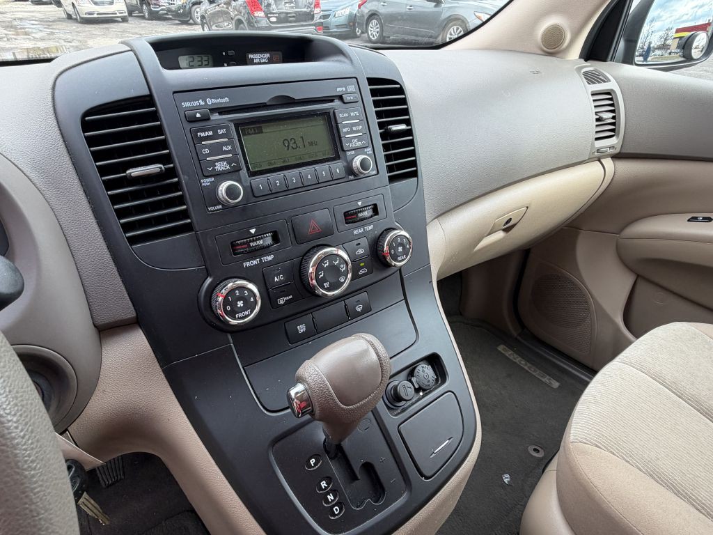 2014 Kia Sedona Image 12