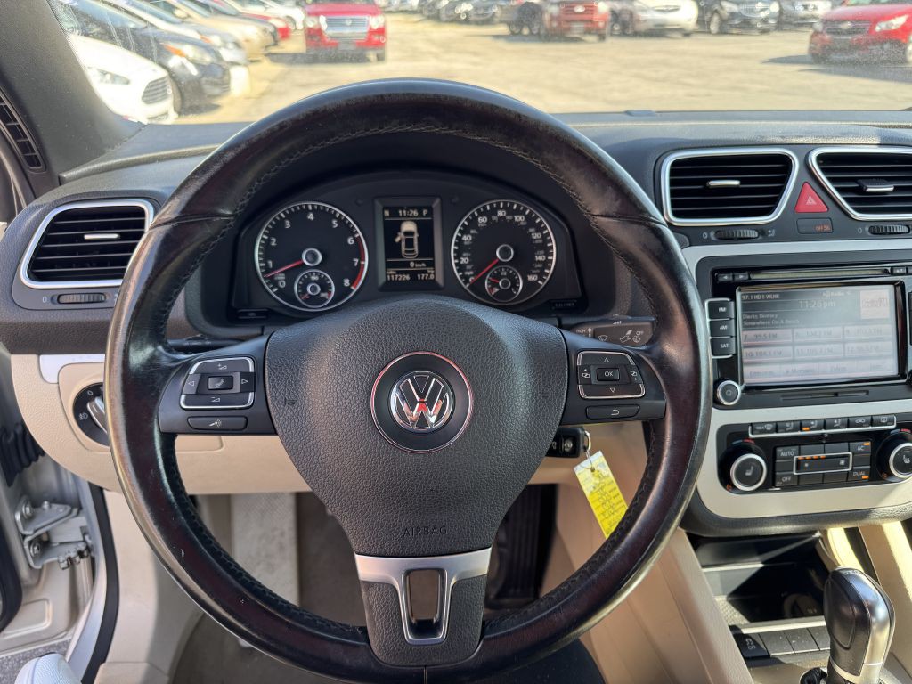 2012 Volkswagen Eos Image 8
