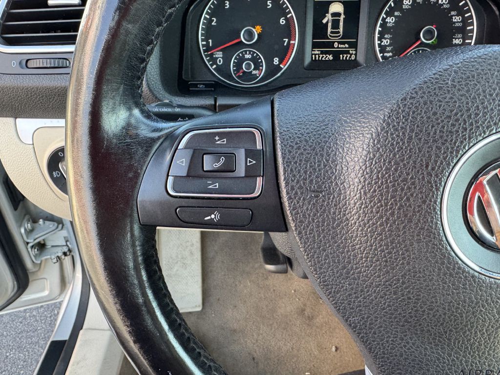 2012 Volkswagen Eos Image 13