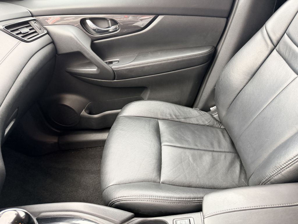 2017 Nissan Rogue Image 12