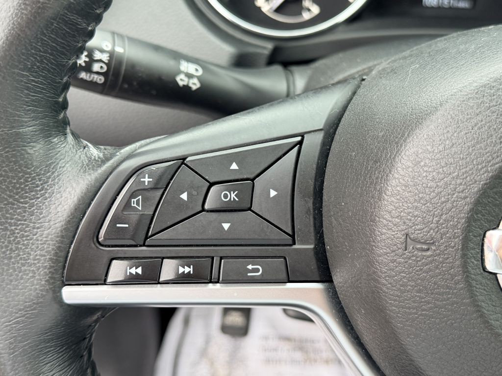 2017 Nissan Rogue Image 14