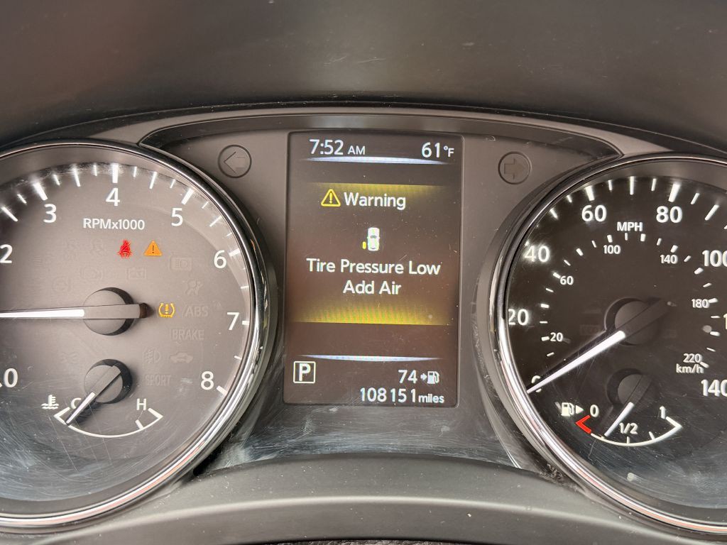 2017 Nissan Rogue Image 16