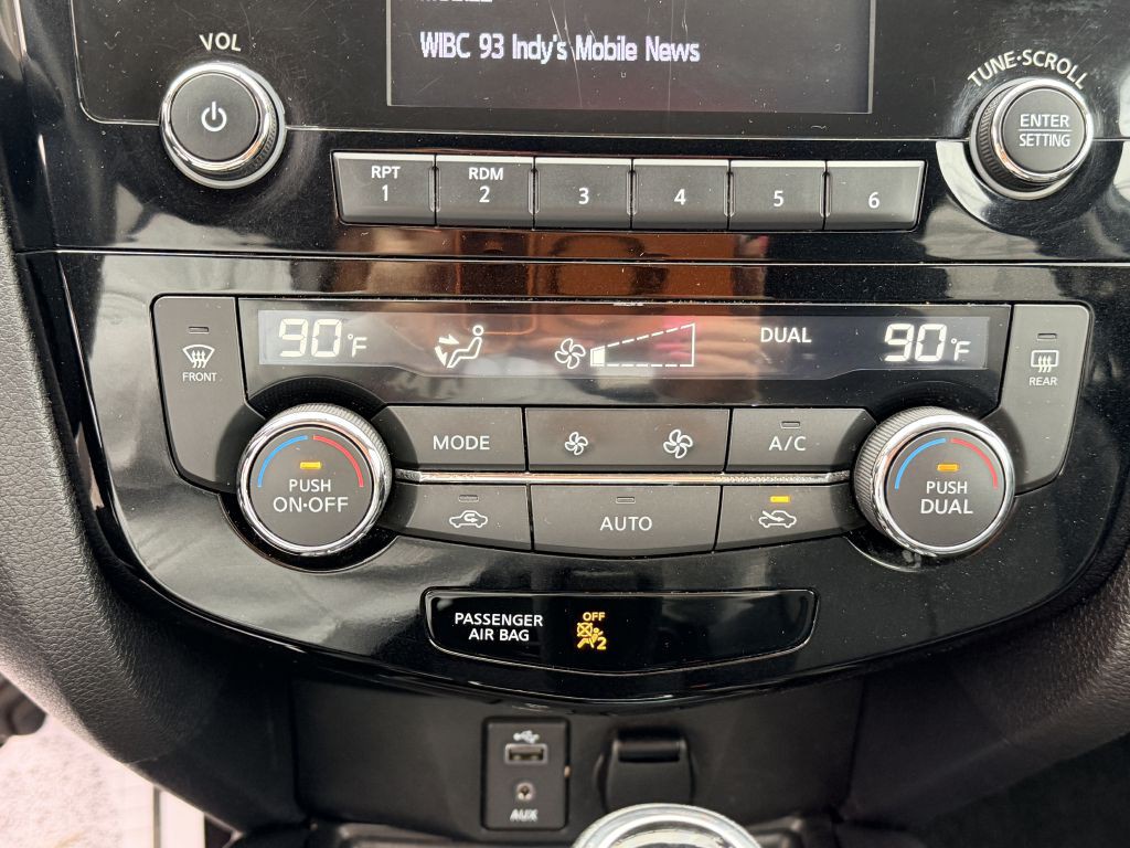 2017 Nissan Rogue Image 18