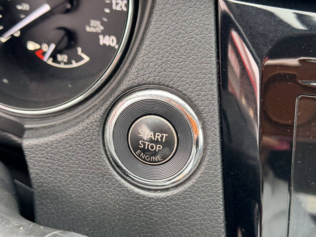 2017 Nissan Rogue Image 21