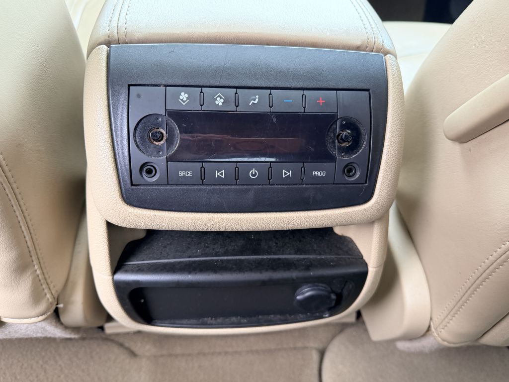 2012 GMC Acadia Image 8