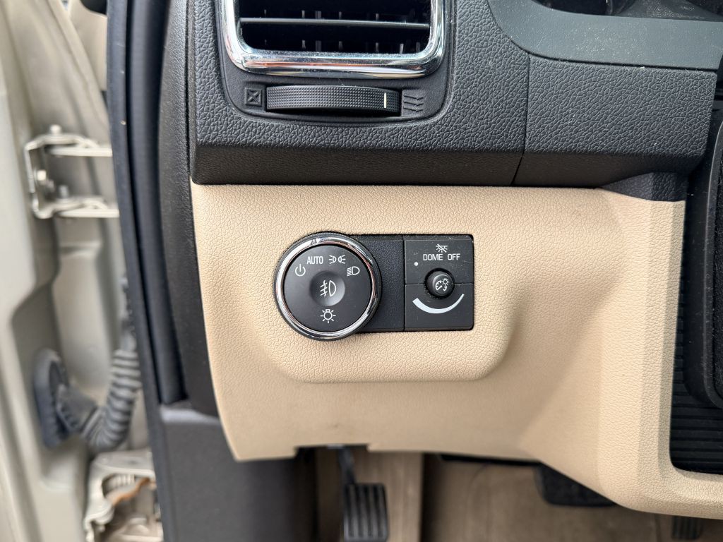 2012 GMC Acadia Image 12