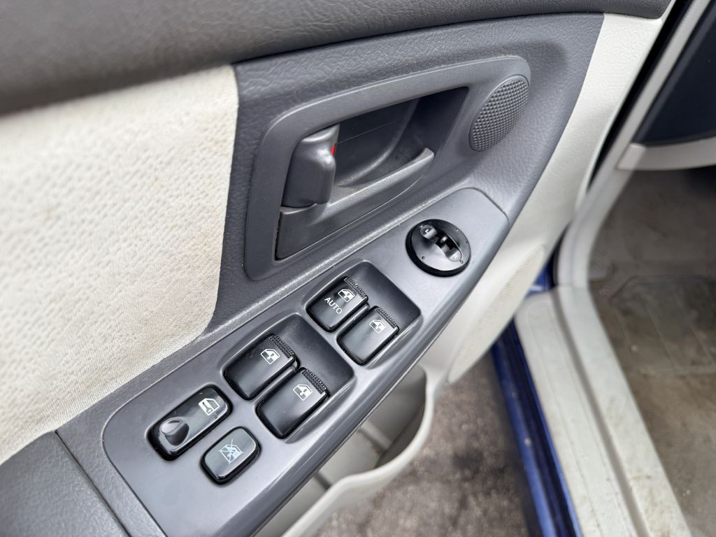 2005 Kia Spectra Image 7