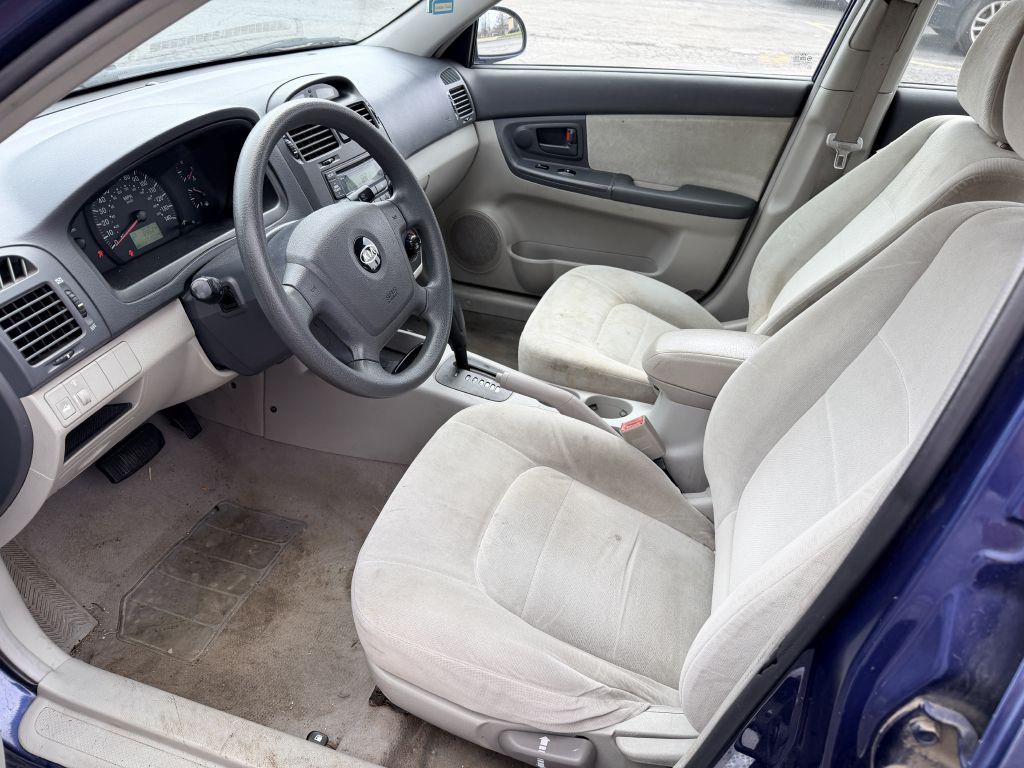 2005 Kia Spectra Image 8