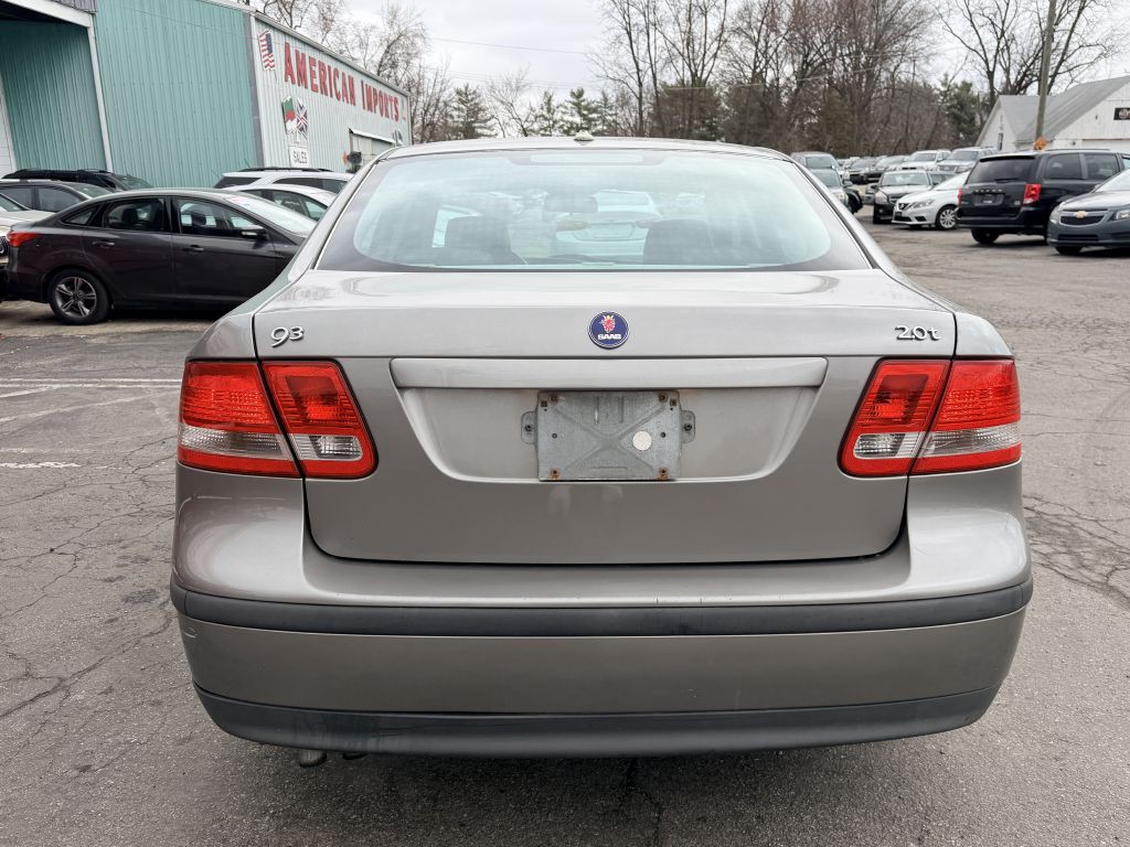 2005 Saab 9-3 Image 4