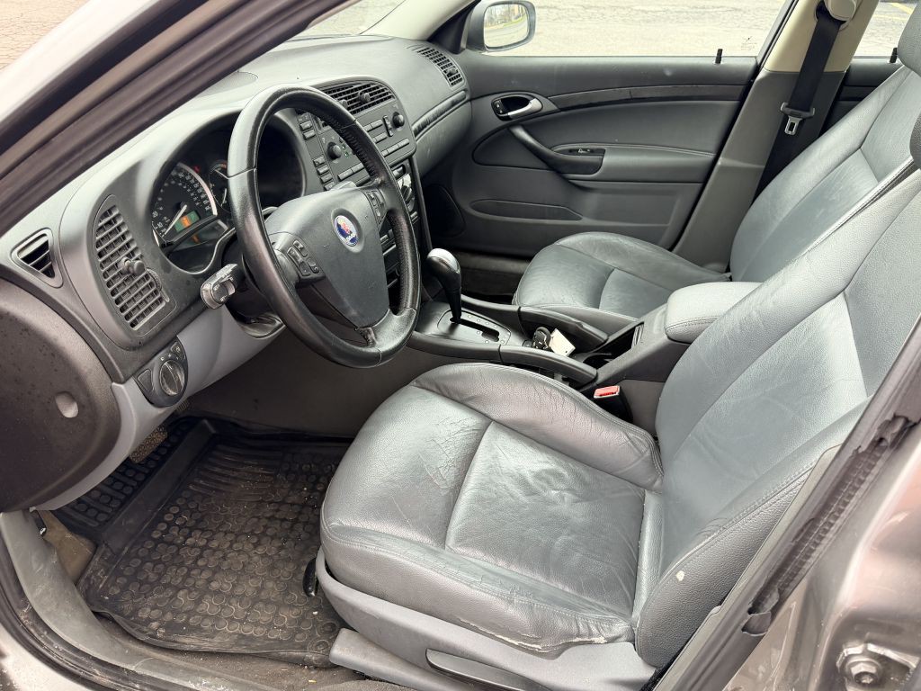2005 Saab 9-3 Image 10