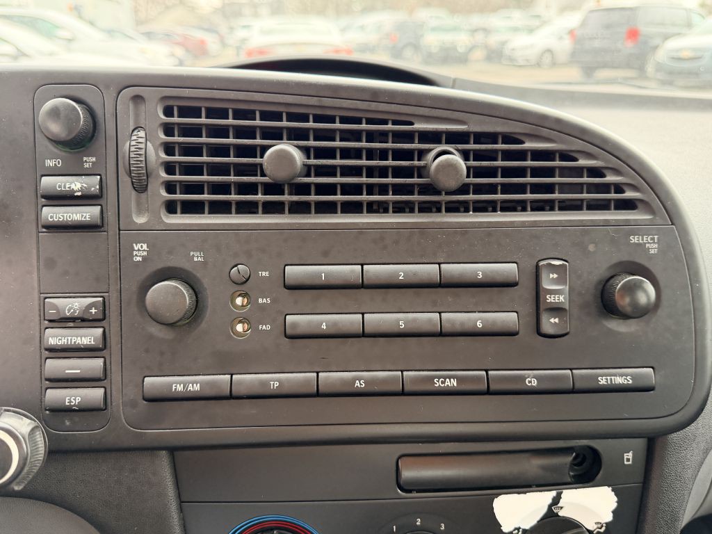 2005 Saab 9-3 Image 18