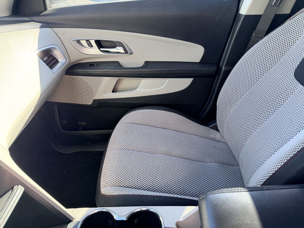 2017 Chevrolet Equinox Image 12