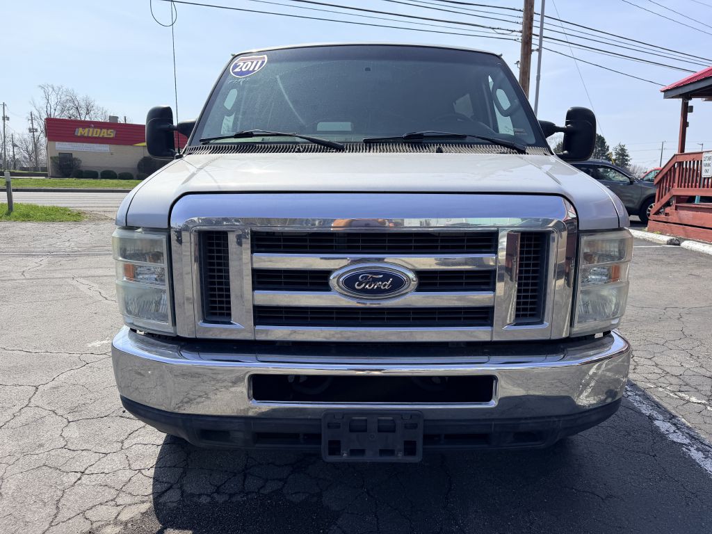 2011 Ford E-series Image 2
