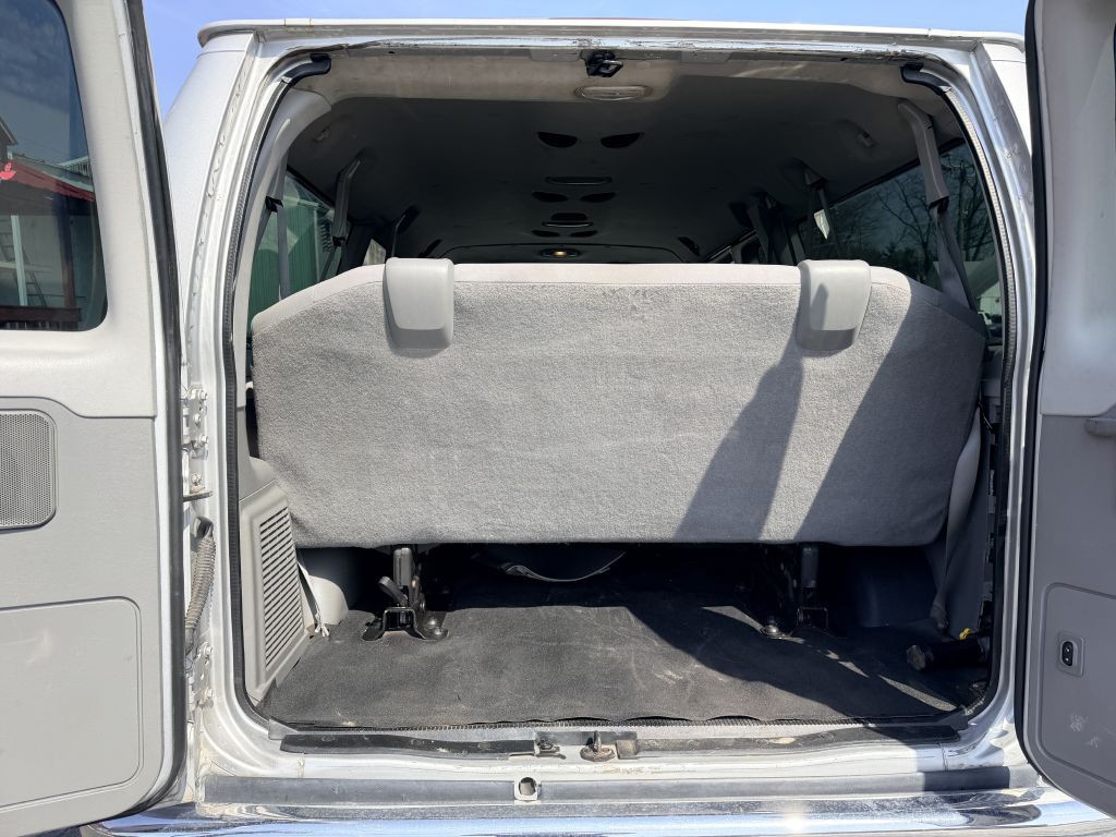 2011 Ford E-series Image 5