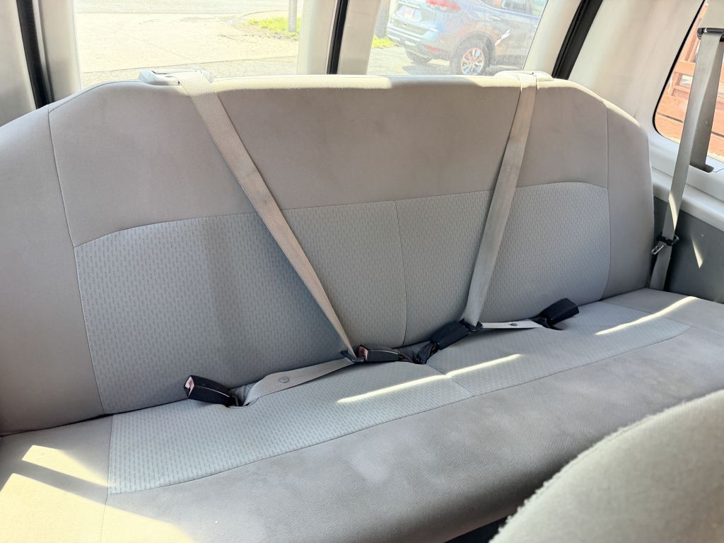 2011 Ford E-series Image 7