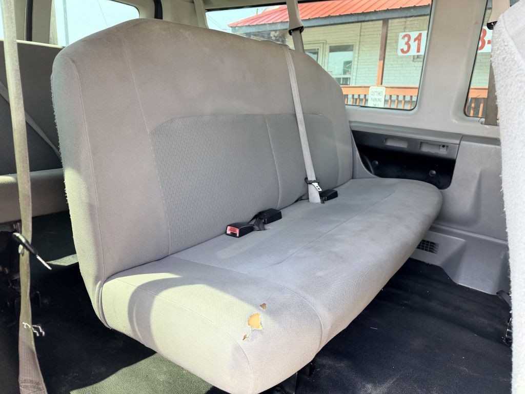 2011 Ford E-series Image 8