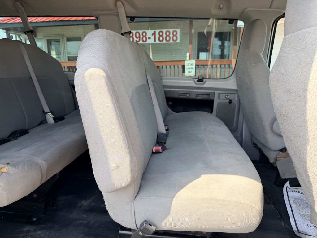 2011 Ford E-series Image 9