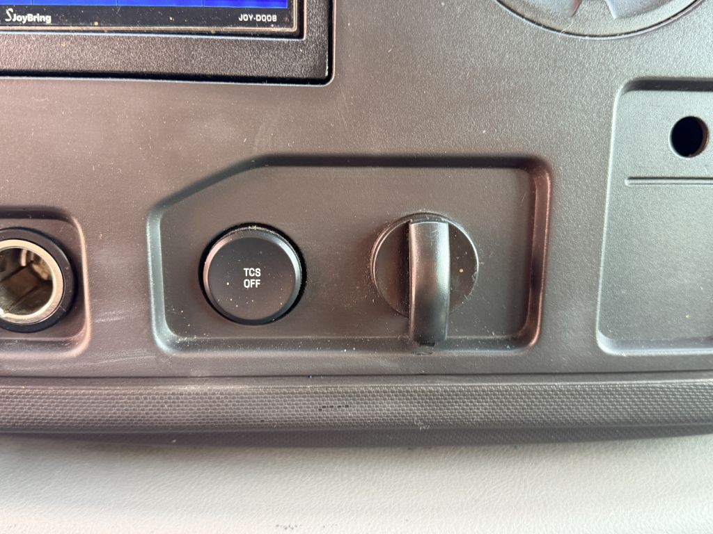 2011 Ford E-series Image 17