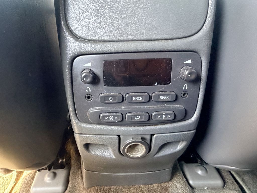 2004 GMC Envoy Image 8