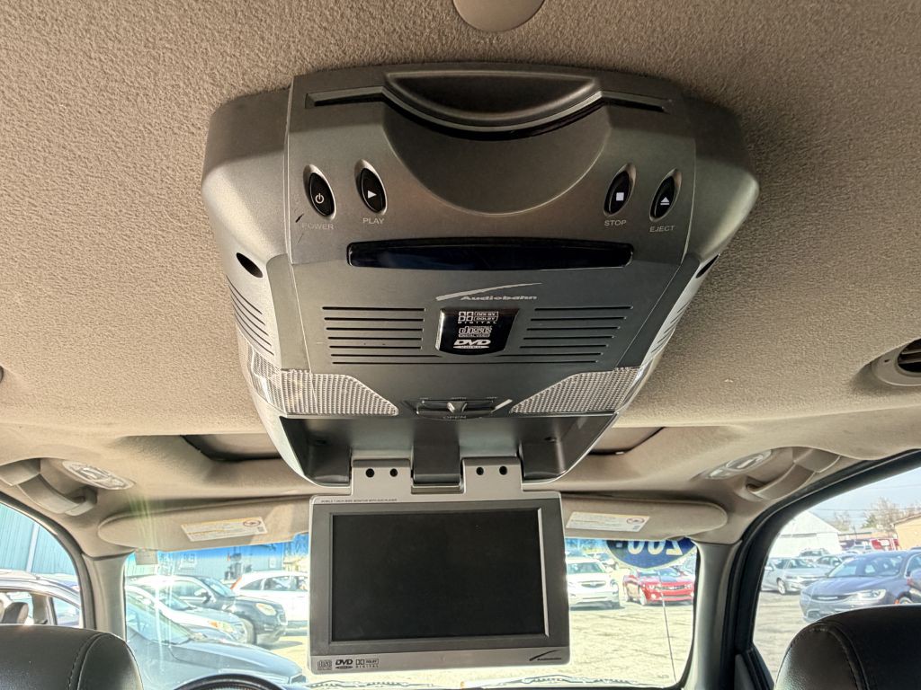 2004 GMC Envoy Image 9