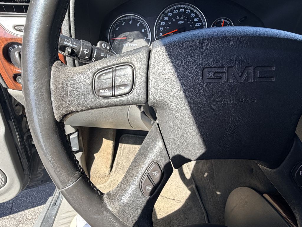 2004 GMC Envoy Image 13