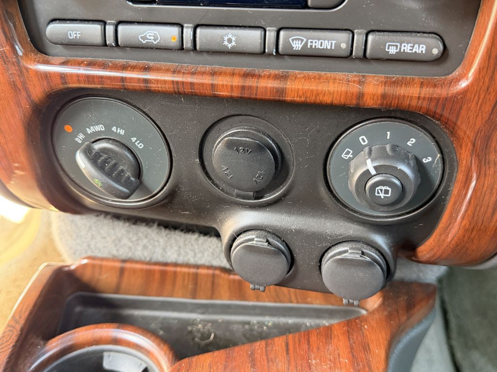 2004 GMC Envoy Image 18