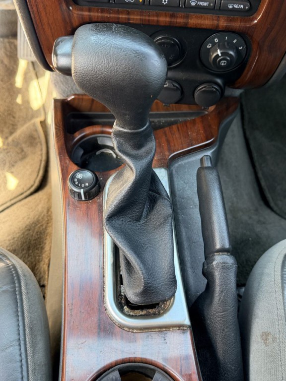 2004 GMC Envoy Image 20