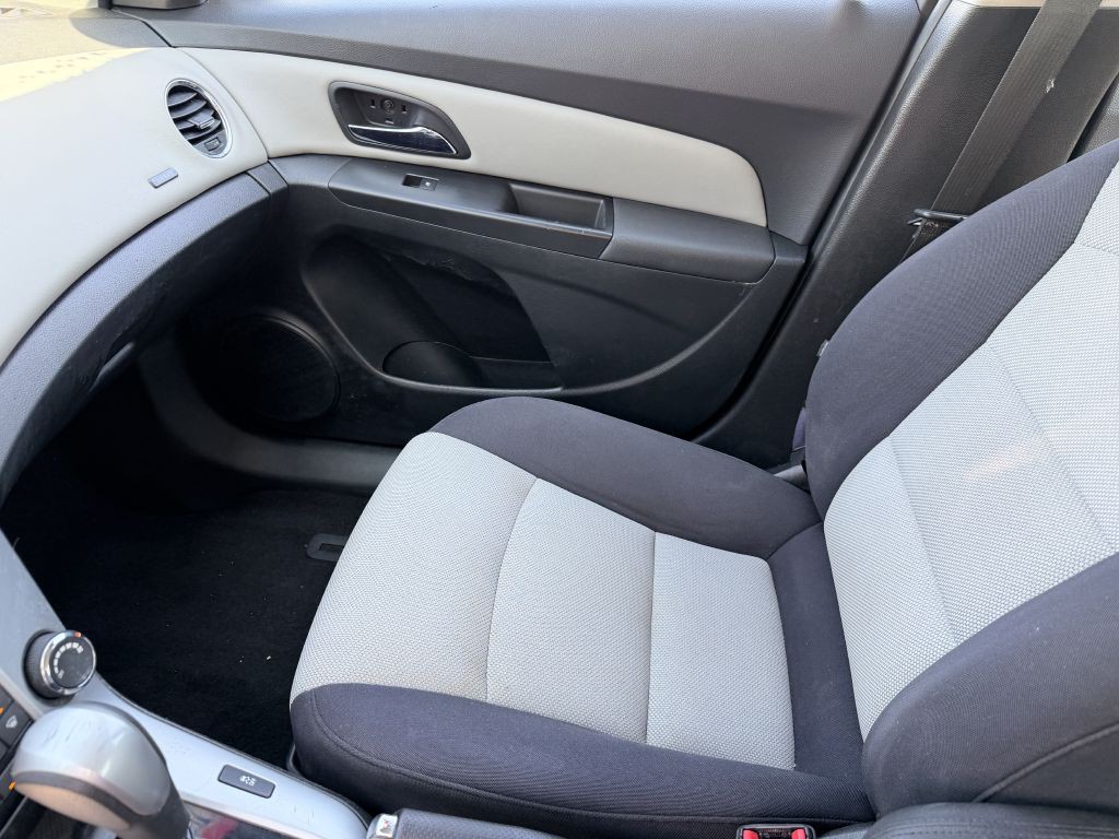 2014 Chevrolet Cruze Image 11