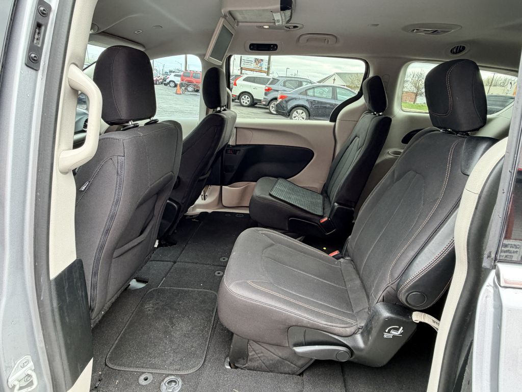 2018 Chrysler Pacifica Image 6