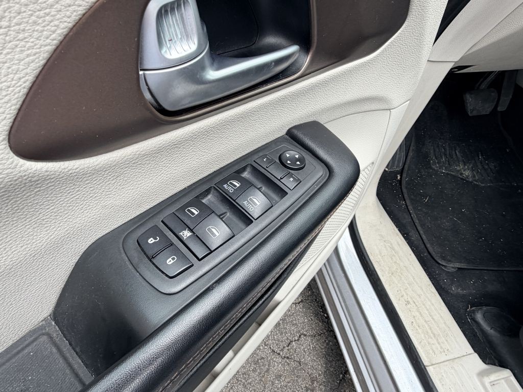 2018 Chrysler Pacifica Image 9