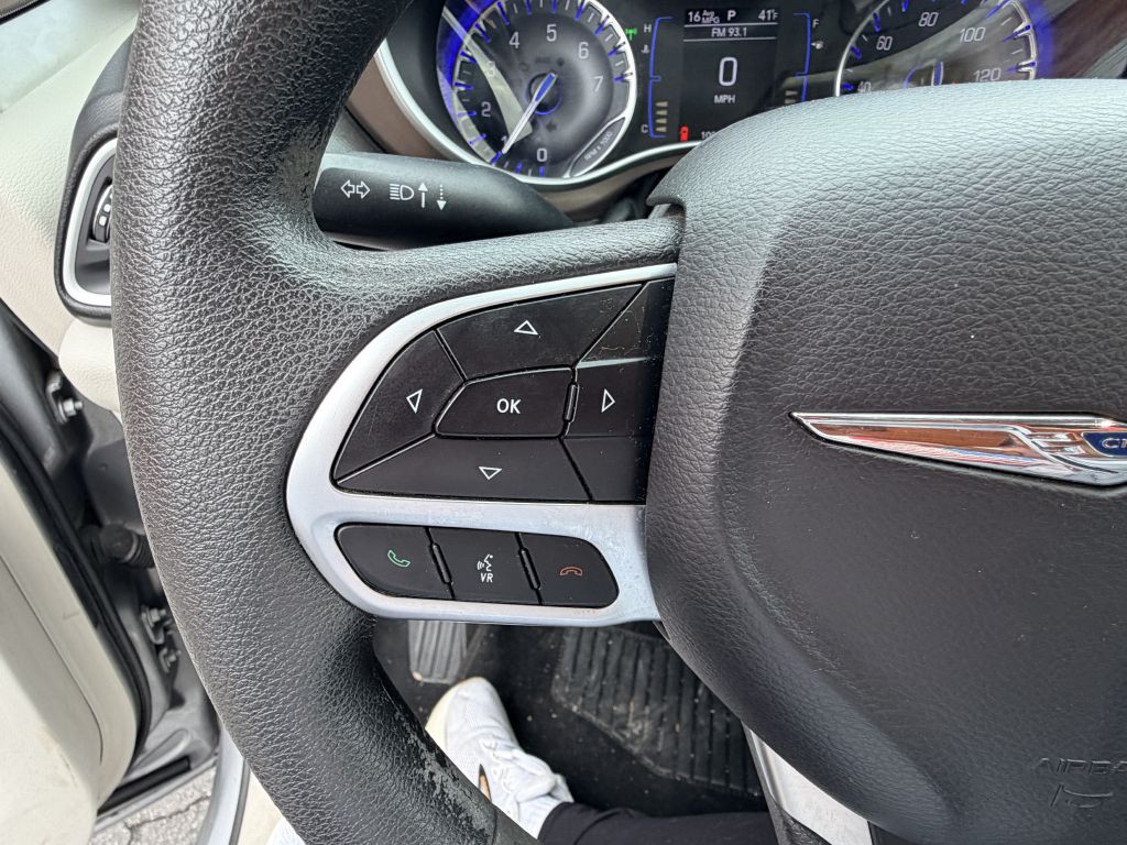 2018 Chrysler Pacifica Image 12