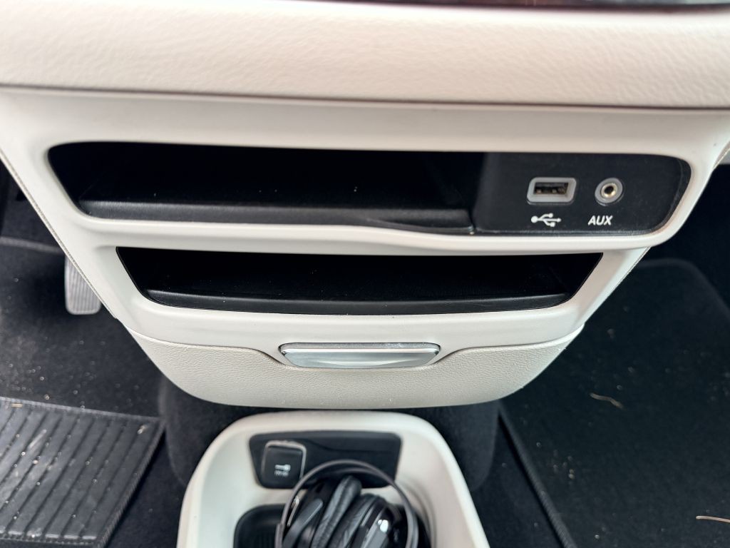 2018 Chrysler Pacifica Image 17