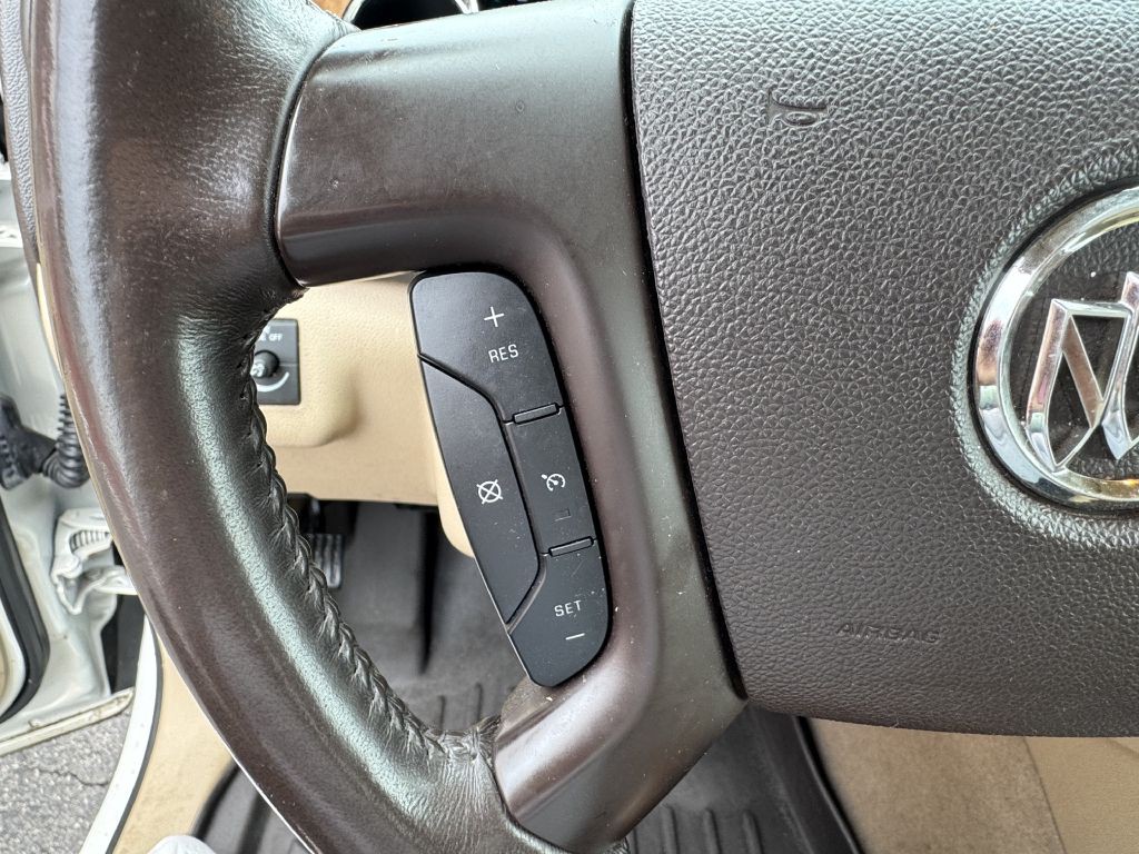 2011 Buick Enclave Image 17
