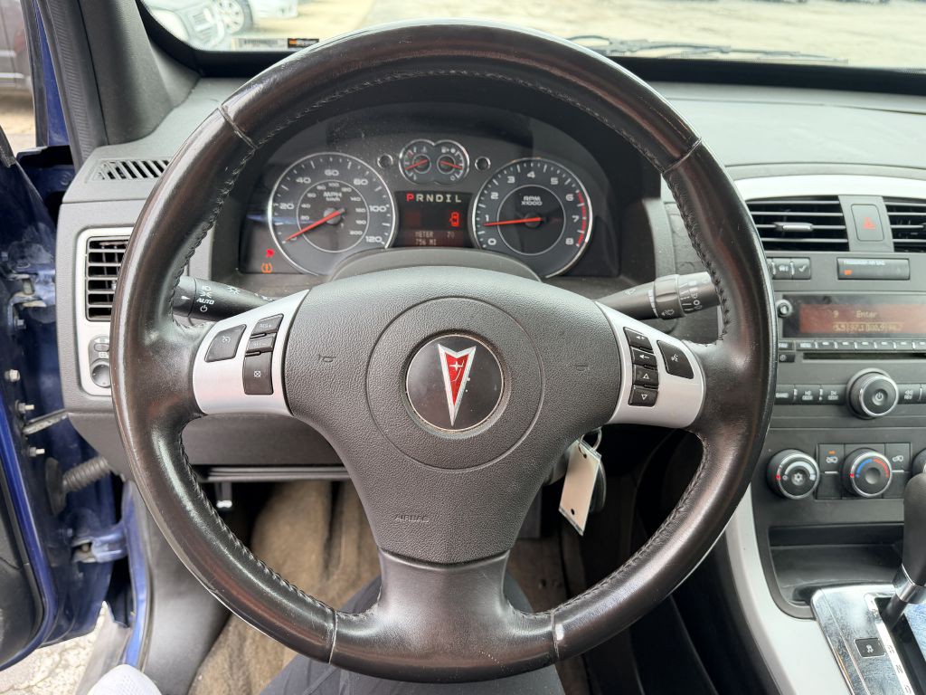 2008 Pontiac Torrent Image 10