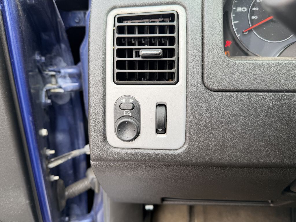 2008 Pontiac Torrent Image 13