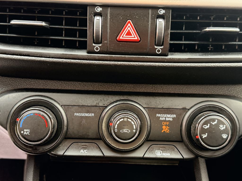 2021 Kia Forte Image 17
