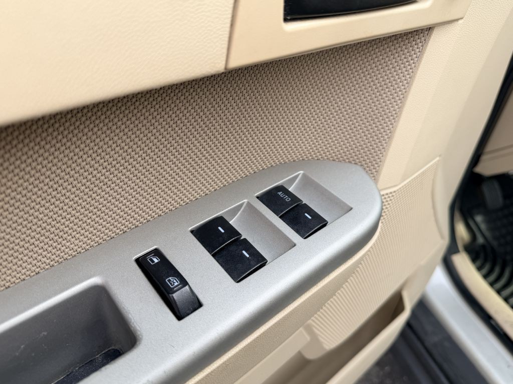 2009 Ford Escape Image 9