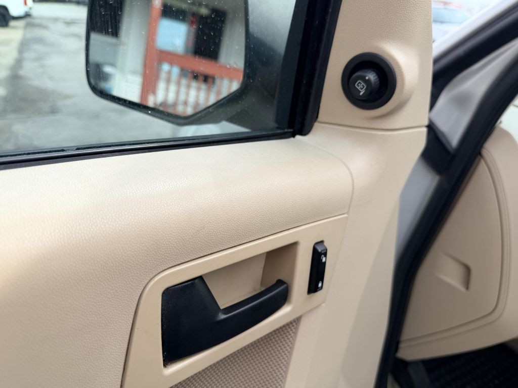 2009 Ford Escape Image 10